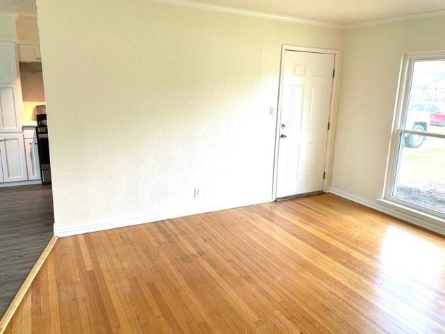 Building Photo - 109 Pin Oak St