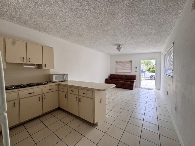 Building Photo - 7625 SW 21st Terrace