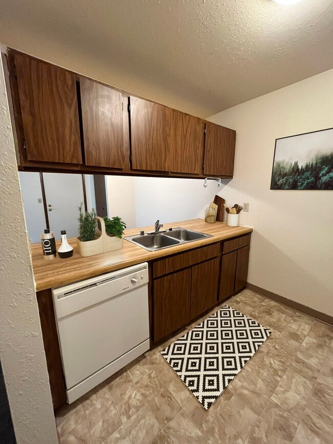 Building Photo - Sycamore Apartments