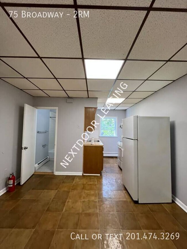 Foto del edificio - 75 Broadway-2RM