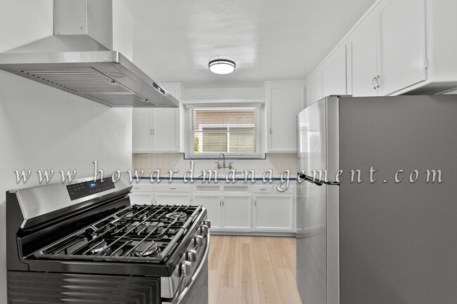 Building Photo - Cozy, Well Kept 3 Bedroom Home, Laundry & ...