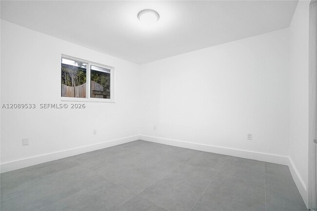 Building Photo - 2841 SW 24th St