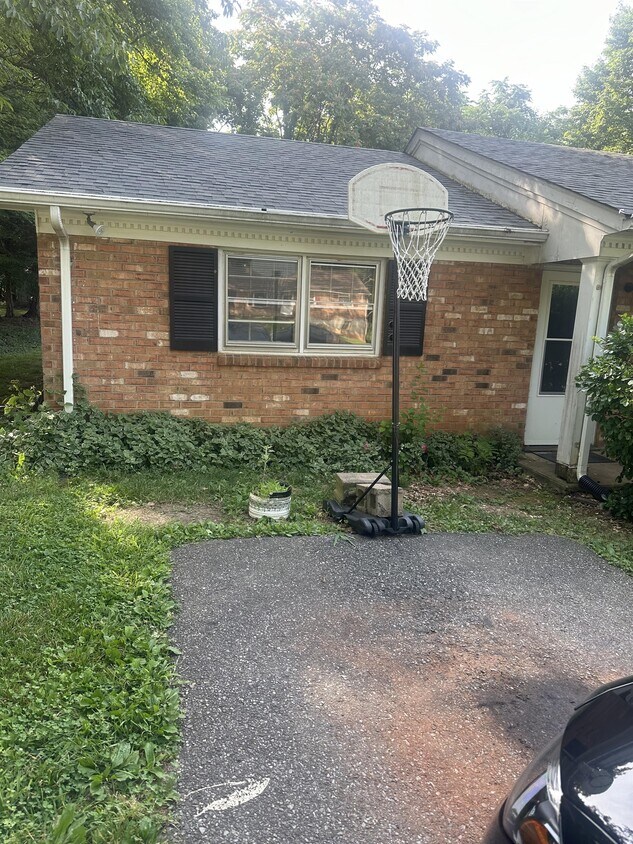 Primary Photo - 159 Wildwood Dr