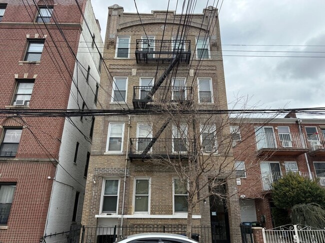 Building Photo - 25-45 44th Street, 2F