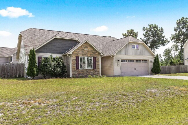 Foto del edificio - Charming 3- Bedroom home in Bradford Estates!