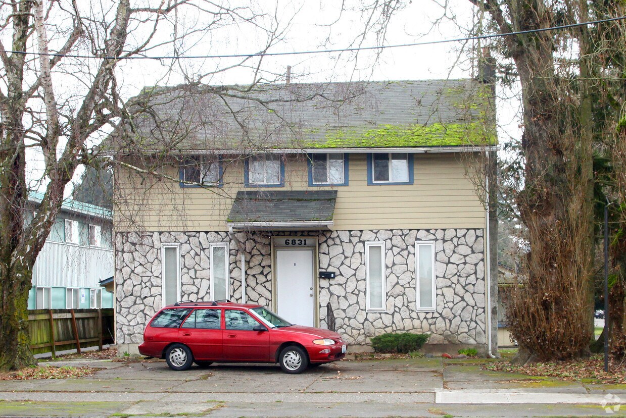 Primary Photo - 6831 Pacific Ave