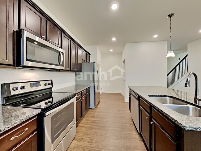 Foto del edificio - 4800 Horatio Ct