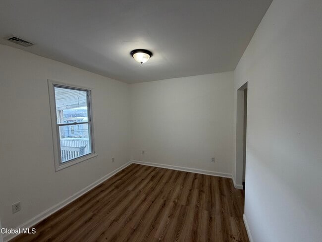 Building Photo - 82 Wall St