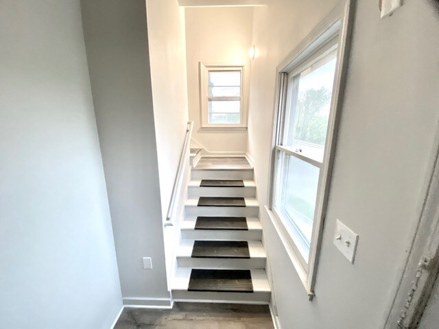Primary Photo - 23 Ferry St