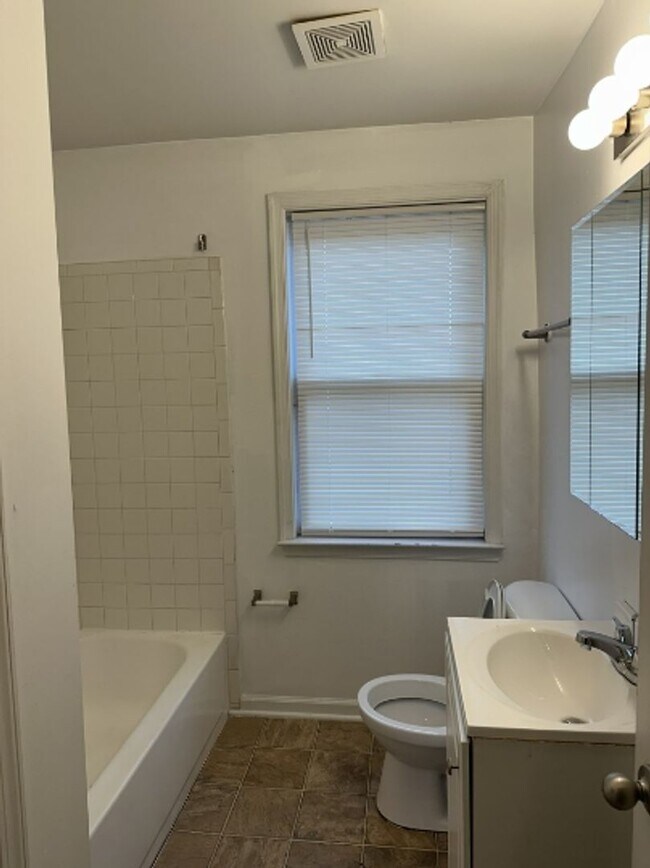 Building Photo - 3616 Elmley Ave