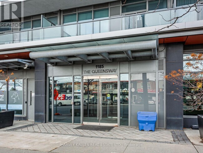 Building Photo - 1185 The Queensway