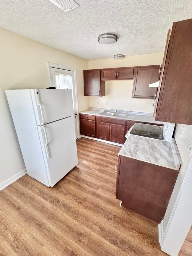 Foto del edificio - 2955 Lake Park Rd