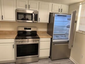 Building Photo - 2050 Oleander Blvd