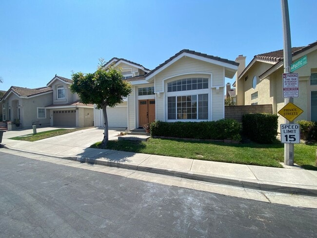 Foto del edificio - Very Spacious 3 Bedroom, 2.5 Bathroom House For Rent in Buena Park-Lots of Recent Upgrades!