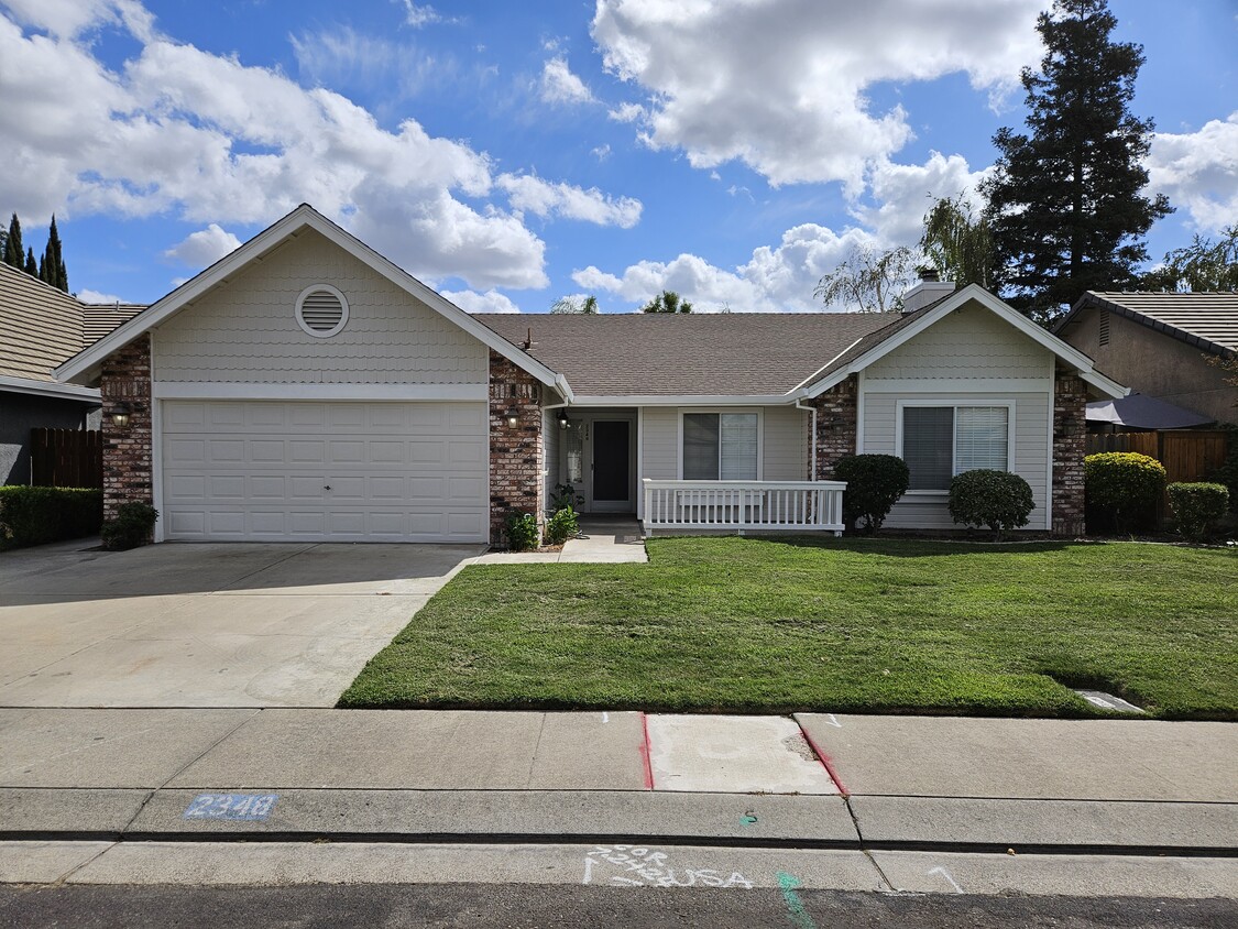 Primary Photo - 2348 Country Manor Dr