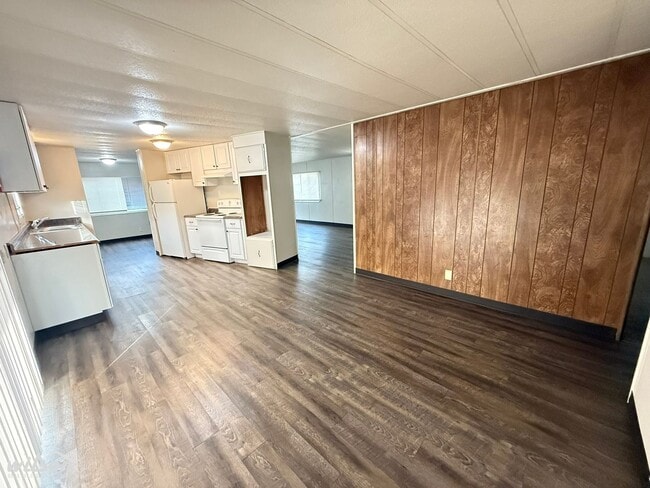 Foto del edificio - 3bd/2ba Home with a Large Yard - Near Randall Park!