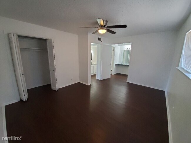 Foto del edificio - 3624 Parkridge Dr