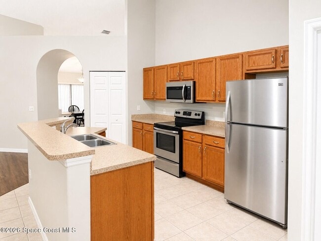 Building Photo - 5272 Outlook Dr