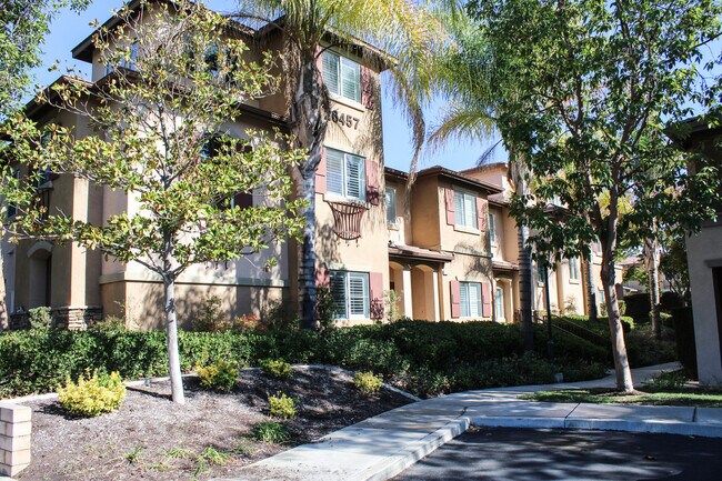 Building Photo - Murrieta 2 Bedroom Townhome + Office, Loft and 2 Car Garage