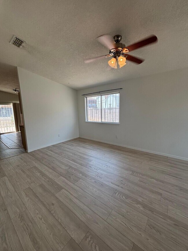 Foto del edificio - 7822 Desert Springs Ct SW