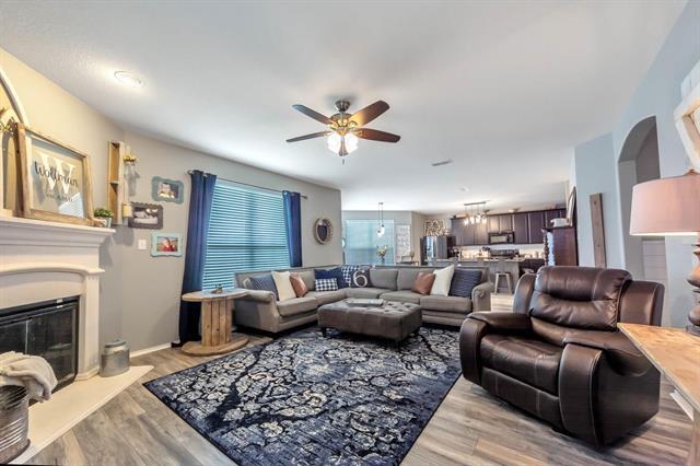 Foto del edificio - 2124 Dewitt Ln