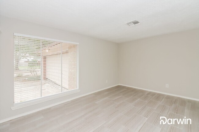 Foto del edificio - 15710 Highlands View Ct
