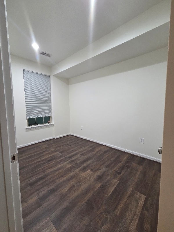 Building Photo - 7735 Duncannon Ln