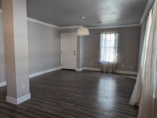 Foto del edificio - Adorable 3 BD 1 BA House 5 Min to Downtown Springdale