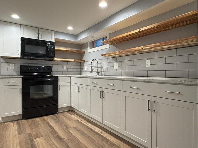 Foto del edificio - 11910 E 10th Ave