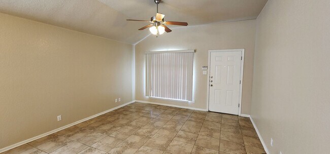 Foto del edificio - 3 Bedroom 2 bath Duplex South Killeen