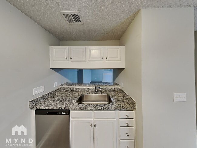 Building Photo - 5404 Katherine Ct