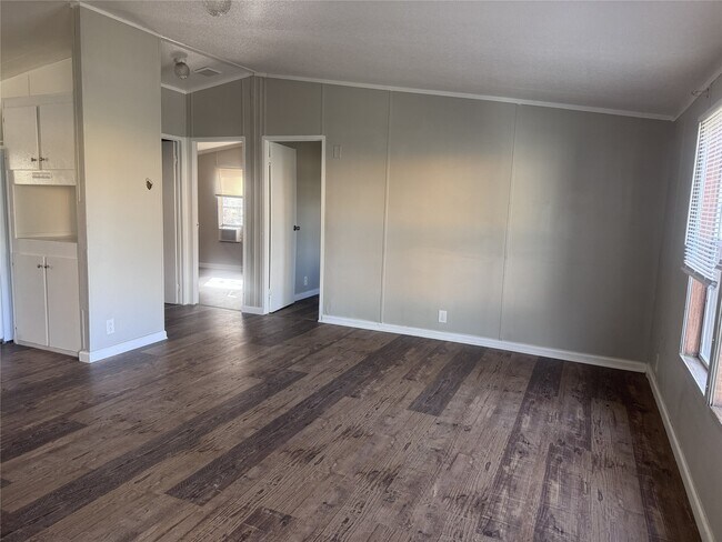 Foto del edificio - 934 Queenswood St