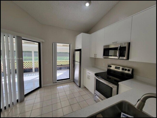 Foto del edificio - 9336 Ketay Cir