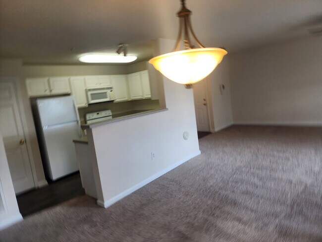 Building Photo - 6105 Hedgecock Cir
