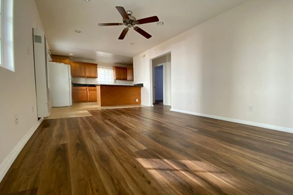 Foto del edificio - 632 W 11th St