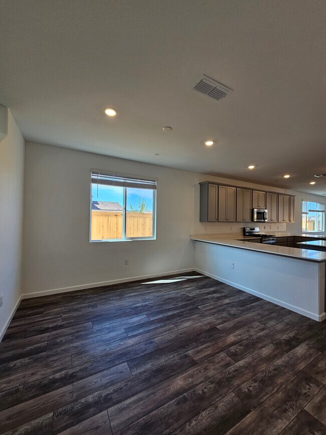 Foto del edificio - 7438 Chadbourne Wy