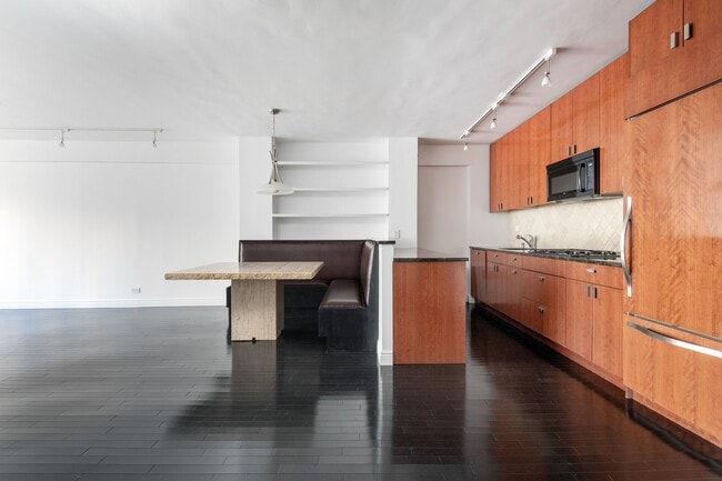 Foto del edificio - 166 E 63rd St