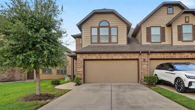 Building Photo - 8403 Columbia Forest Dr