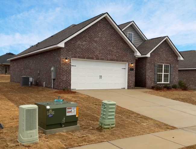 Building Photo - 221 Pine Is Ave