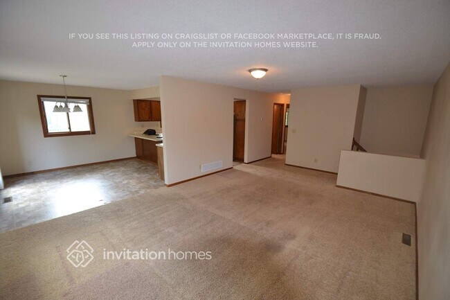 Foto del edificio - 14120 Rosewood Ln N