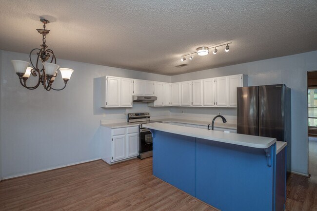 Foto del edificio - 4 Bedroom Home in North Little Rock with S...