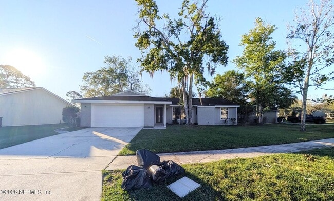 Building Photo - 10959 Steeding Horse Dr