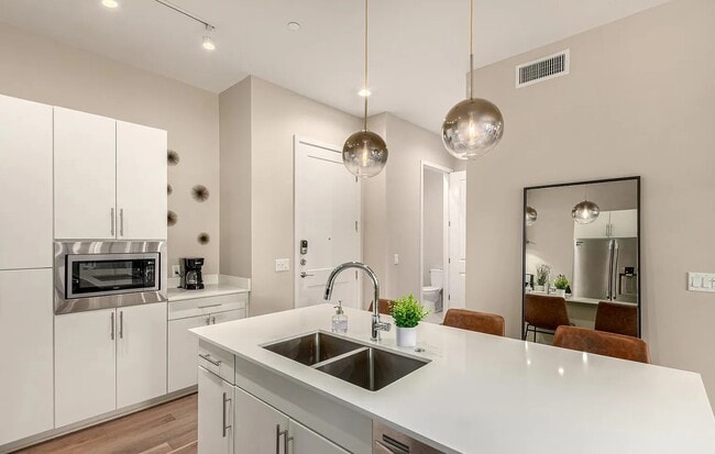 Building Photo - Upscale 1BR Designed for Comfort