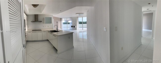 Building Photo - 150 Sunny Isles Blvd