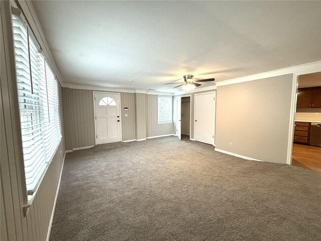 Building Photo - 558 Dorsey Cir SW