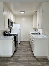 Building Photo - 1042 15th St