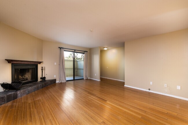 Living room with fireplace - 2615 Ruhland Ave