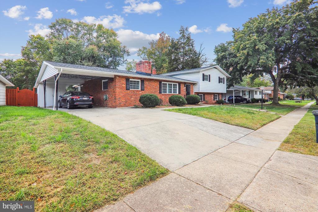 Primary Photo - 2209 Rosecroft Blvd