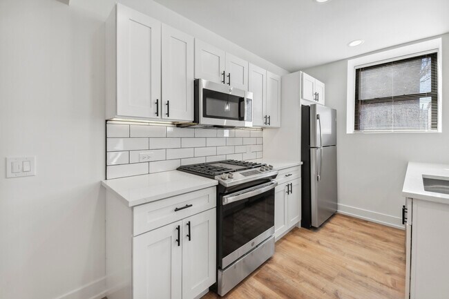 Foto del edificio - 2219 N Hamilton Ave
