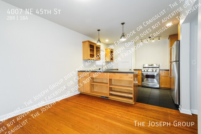 Foto del edificio - 4007 NE 45th St